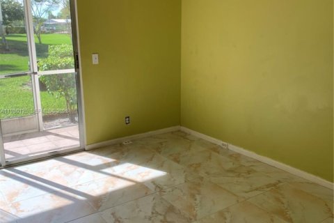 Снять в аренду кондоминиум в Пемброк-Пайнс, Флорида 1 спальня, 63.64м2, № 2046391 - фото 8