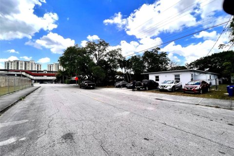 Propiedad comercial en venta en Miami, Florida, 292.74 m2 № 1712104 - foto 10