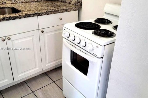 Propiedad comercial en venta en Miami, Florida, 292.74 m2 № 1712104 - foto 4