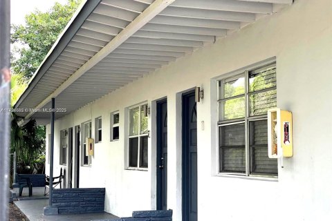 Propiedad comercial en venta en Miami, Florida, 292.74 m2 № 1712104 - foto 1