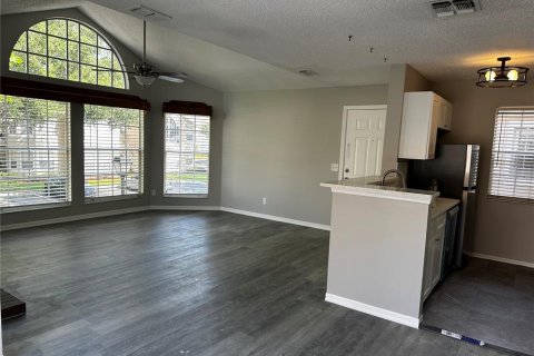 Condo in Altamonte Springs, Florida, 2 bedrooms  № 1757743 - photo 8