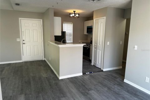 Condo in Altamonte Springs, Florida, 2 bedrooms  № 1757743 - photo 7