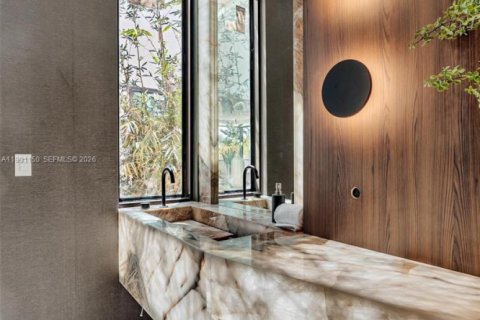 Villa ou maison à vendre à Miami Beach, Floride: 5 chambres, 473.24 m2 № 2057442 - photo 4