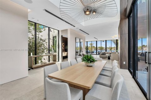 Villa ou maison à vendre à Miami Beach, Floride: 5 chambres, 473.24 m2 № 2057442 - photo 14