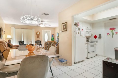 Купить виллу или дом в Тамарак, Флорида 1 комната, 93.09м2, № 2245427 - фото 12