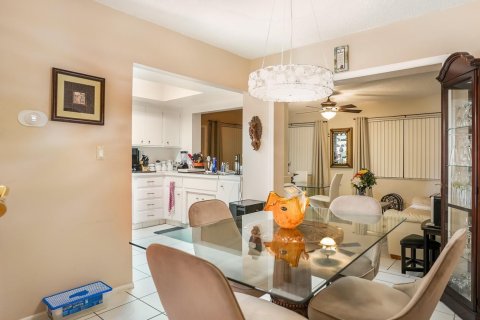 Купить виллу или дом в Тамарак, Флорида 1 комната, 93.09м2, № 2245427 - фото 2
