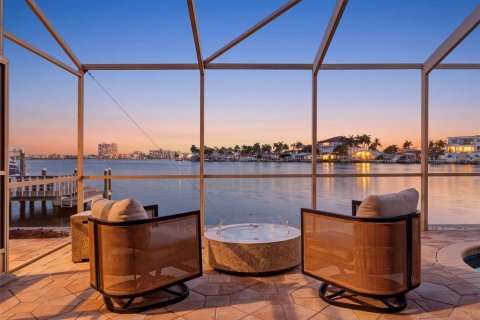 Villa ou maison à Saint Petersburg, Floride 3 chambres, 230.58 m2 № 2291271