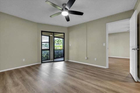 Copropriété à vendre à Cape Coral, Floride: 2 chambres, 104.42 m2 № 2324126 - photo 22