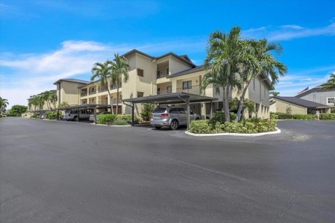 Copropriété à vendre à Cape Coral, Floride: 2 chambres, 104.42 m2 № 2324126 - photo 4