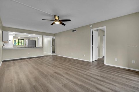 Copropriété à vendre à Cape Coral, Floride: 2 chambres, 104.42 m2 № 2324126 - photo 12