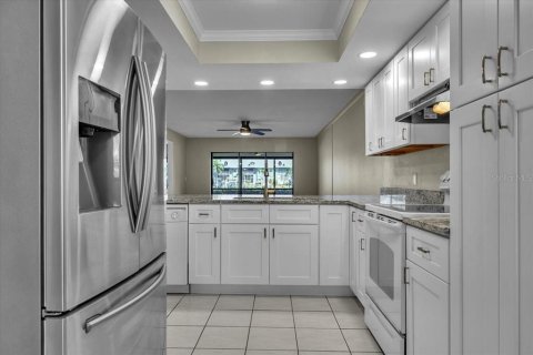 Copropriété à vendre à Cape Coral, Floride: 2 chambres, 104.42 m2 № 2324126 - photo 17