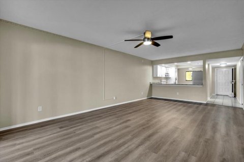Copropriété à vendre à Cape Coral, Floride: 2 chambres, 104.42 m2 № 2324126 - photo 11