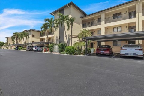Condo à Cape Coral, Floride, 2 chambres  № 2324126