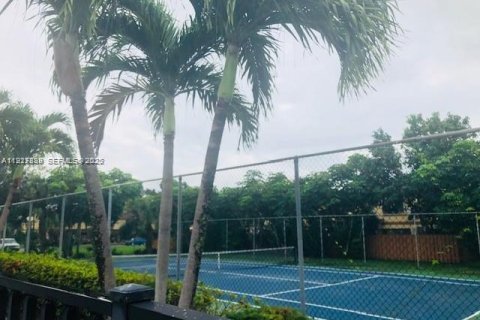 Снять в аренду таунхаус в Санрайз, Флорида 4 спальни, № 1988368 - фото 9