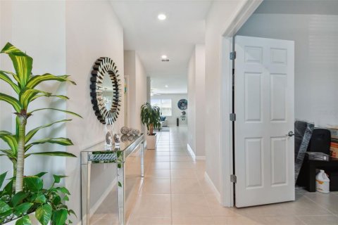 House in Wesley Chapel, Florida 5 bedrooms, 265.79 sq.m. № 1251631 - photo 6