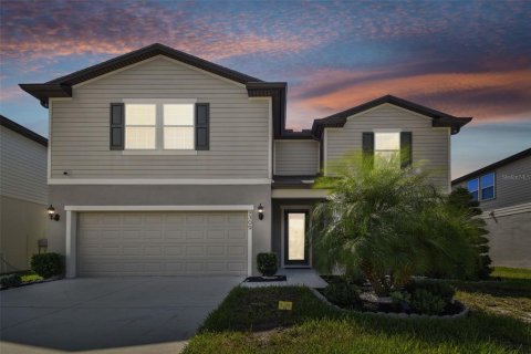 House in Wesley Chapel, Florida 5 bedrooms, 265.79 sq.m. № 1251631 - photo 1