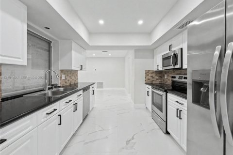 Villa ou maison à vendre à Plantation, Floride: 4 chambres, 184.04 m2 № 2407579 - photo 26
