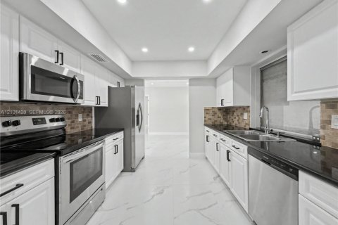 Villa ou maison à vendre à Plantation, Floride: 4 chambres, 184.04 m2 № 2407579 - photo 27