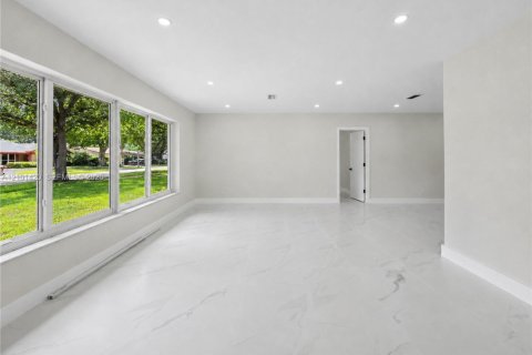 Villa ou maison à vendre à Plantation, Floride: 4 chambres, 184.04 m2 № 2407579 - photo 10