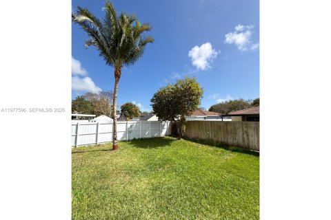 Casa en venta en Homestead, Florida, 4 dormitorios, 179.49 m2 № 2043938 - foto 25
