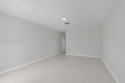 Townhouse in Miami, Florida 5 bedrooms, 212.93 sq.m. № 2041407 - photo 8