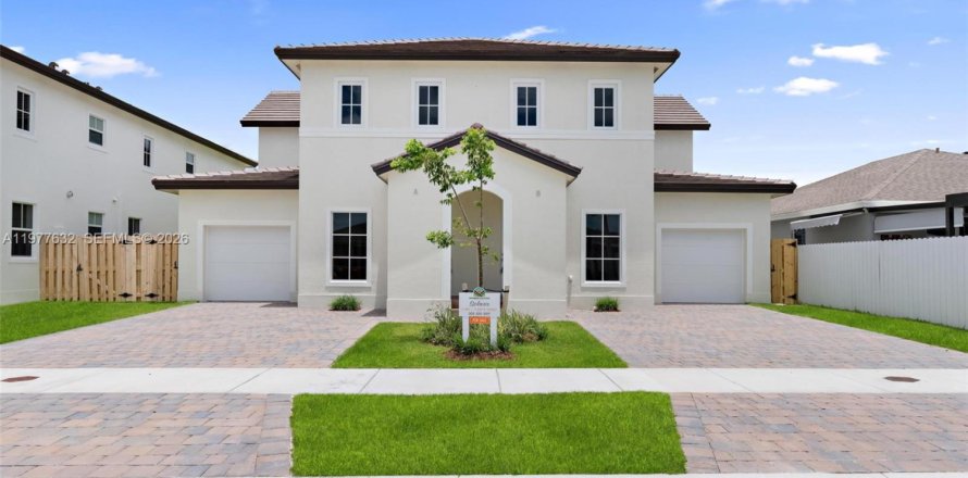 Townhouse in Miami, Florida 5 bedrooms, 212.93 sq.m. № 2041407