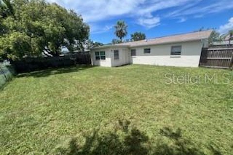 Casa en alquiler en Port Richey, Florida, 3 dormitorios, 95.88 m2 № 1821195 - foto 4