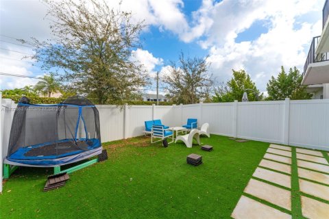 Townhouse in Homestead, Florida 3 bedrooms, 151.24 sq.m. № 1812009 - photo 20