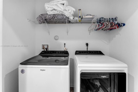 Townhouse in Homestead, Florida 3 bedrooms, 151.24 sq.m. № 1812009 - photo 23