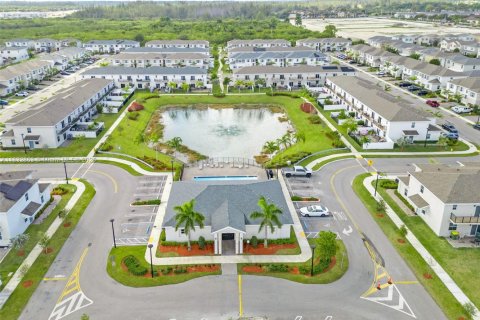 Townhouse in Homestead, Florida 3 bedrooms, 151.24 sq.m. № 1812009 - photo 4