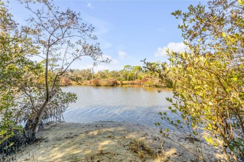 Casa en venta en New Smyrna Beach, Florida, 3 dormitorios, 111.48 m2 № 2131565 - foto 2