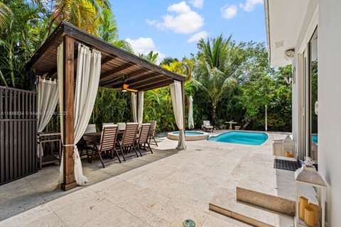 Купить виллу или дом в Майами, Флорида 3 спальни, 159.98м2, № 1952405 - фото 18