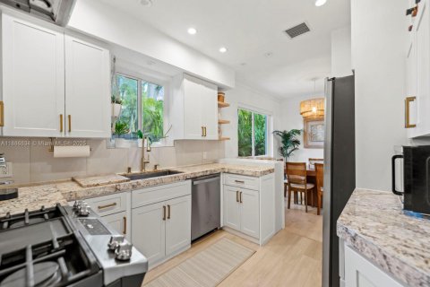 Купить виллу или дом в Майами, Флорида 3 спальни, 159.98м2, № 1952405 - фото 10