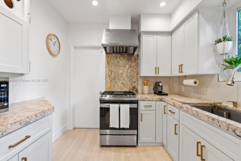 Купить виллу или дом в Майами, Флорида 3 спальни, 159.98м2, № 1952405 - фото 9