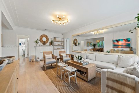 Купить виллу или дом в Майами, Флорида 3 спальни, 159.98м2, № 1952405 - фото 7