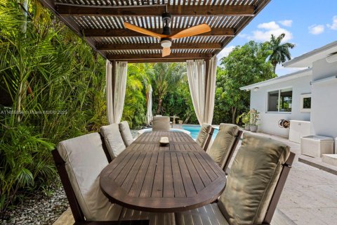 Купить виллу или дом в Майами, Флорида 3 спальни, 159.98м2, № 1952405 - фото 19