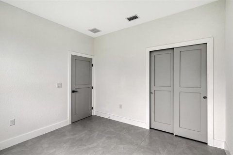 Villa ou maison à vendre à Port Charlotte, Floride: 4 chambres, 224.17 m2 № 2408905 - photo 19