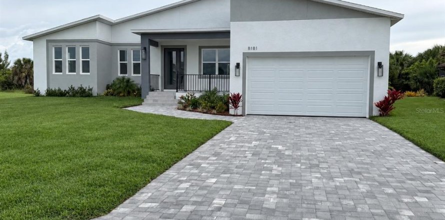 Villa ou maison à Port Charlotte, Floride 4 chambres, 224.17 m2 № 2408905