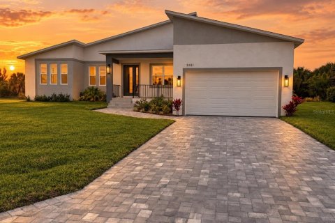 Villa ou maison à vendre à Port Charlotte, Floride: 4 chambres, 224.17 m2 № 2408905 - photo 2
