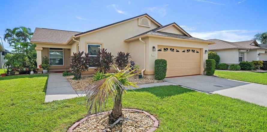 Casa en Bradenton, Florida 2 dormitorios, 127.09 m2 № 2387582