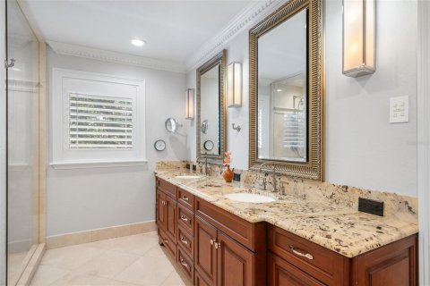 House in Saint Petersburg, Florida 3 bedrooms, 212.28 sq.m. № 2396193 - photo 26