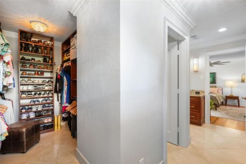 House in Saint Petersburg, Florida 3 bedrooms, 212.28 sq.m. № 2396193 - photo 27