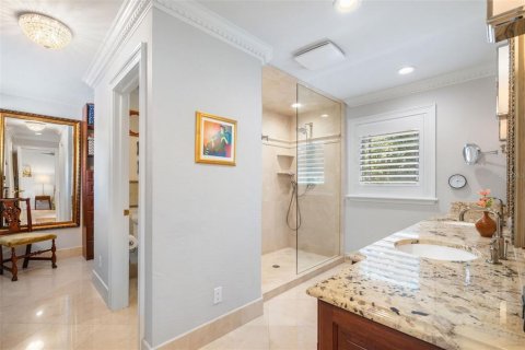 House in Saint Petersburg, Florida 3 bedrooms, 212.28 sq.m. № 2396193 - photo 25