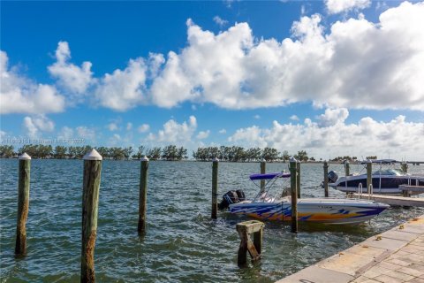 Condominio en venta en Miami, Florida, 1 dormitorio, 73.49 m2 № 1784236 - foto 23