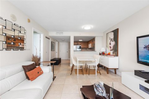 Condominio en venta en Miami, Florida, 1 dormitorio, 73.49 m2 № 1784236 - foto 9