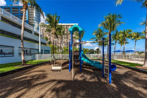 Condominio en venta en Miami, Florida, 1 dormitorio, 73.49 m2 № 1784236 - foto 24