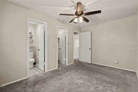House in Tampa, Florida 3 bedrooms, 90.58 sq.m. № 2239281 - photo 13