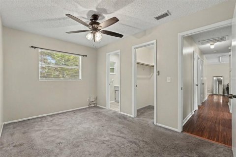 House in Tampa, Florida 3 bedrooms, 90.58 sq.m. № 2239281 - photo 12