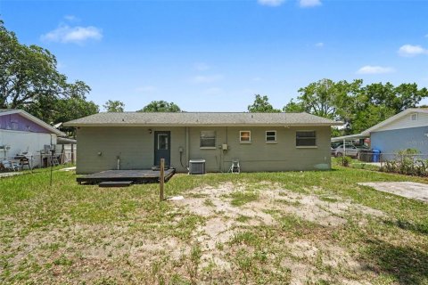 House in Tampa, Florida 3 bedrooms, 90.58 sq.m. № 2239281 - photo 20