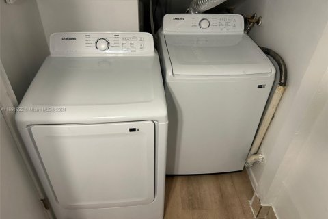 Condominio en venta en Lauderhill, Florida, 2 dormitorios, 94.76 m2 № 2012786 - foto 6